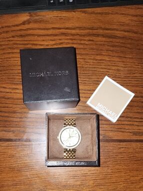 Michael Kors MK3191 Gold Tone Watch Like New